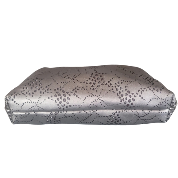 Urban Expression Vegan Leather Floral Cut Out Gold Chain Link Crossbody Bag - Picture 5 of 11